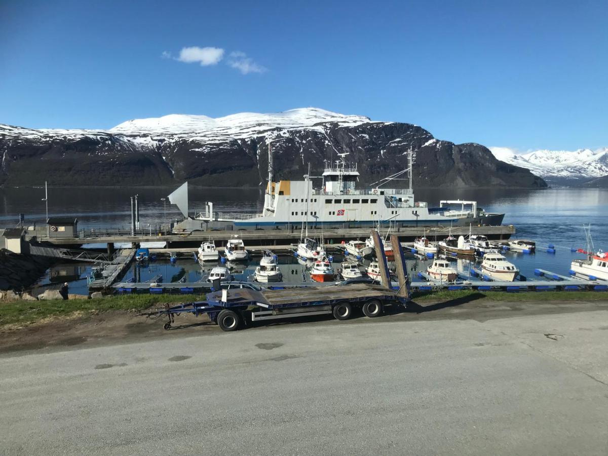 Lyngenfjord Gammelhotell Olderdalen Экстерьер фото