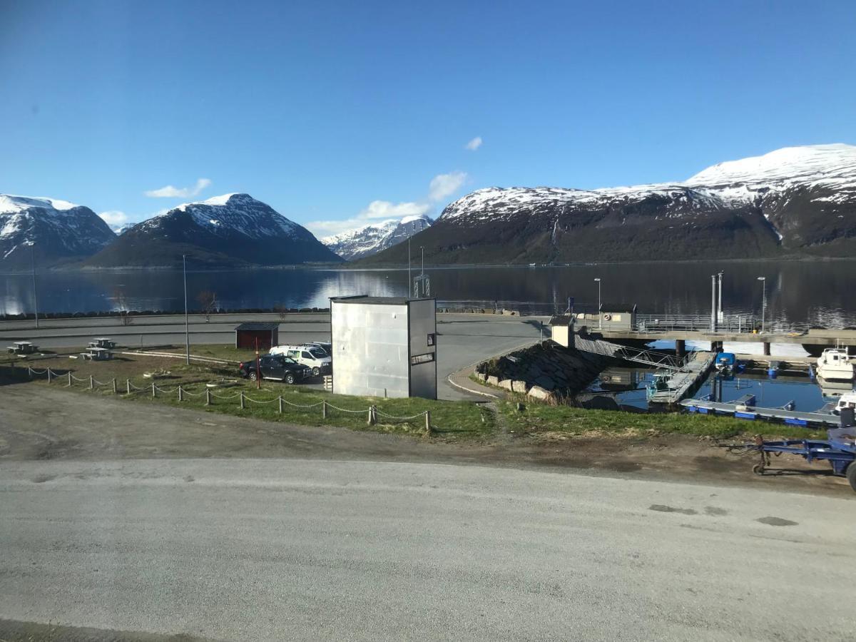 Lyngenfjord Gammelhotell Olderdalen Экстерьер фото